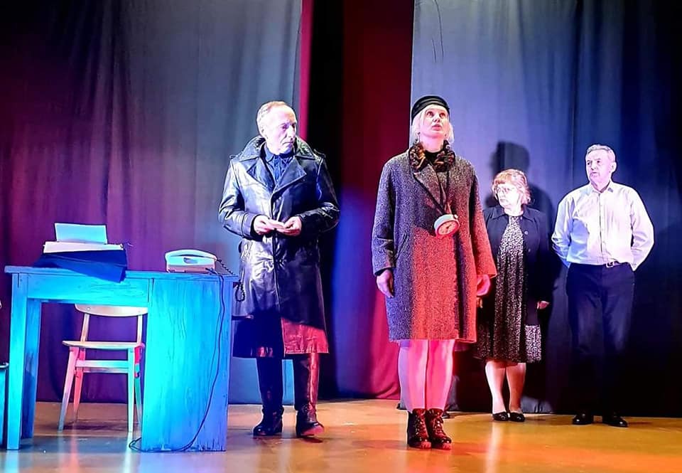 Konstantino Glinskio teatro spektaklis „Kenotafas. Paminklas mokytojai“ parodytas Viešvilės žiūrovams